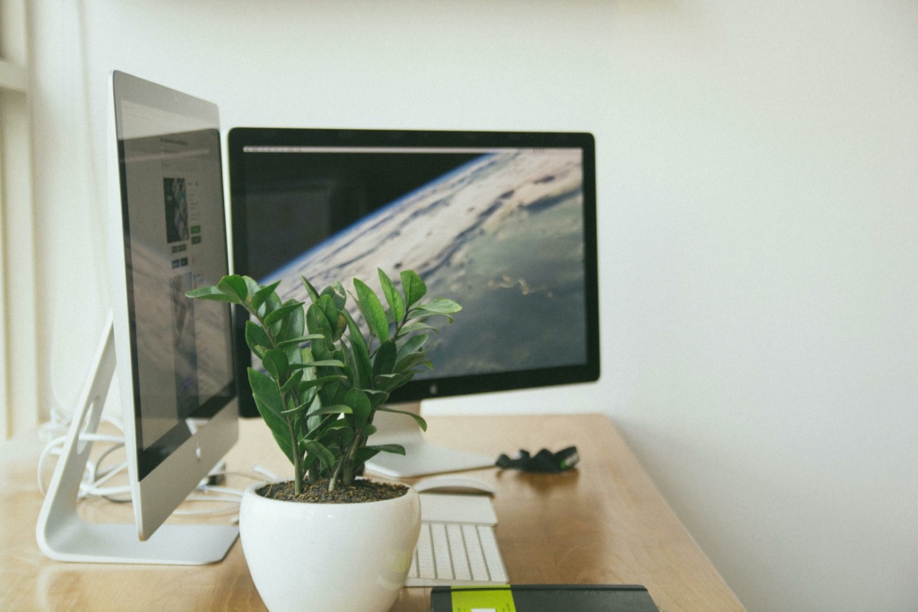 Les freelances marketing digital offrent un accompagnement plus personnalisé que les agences.